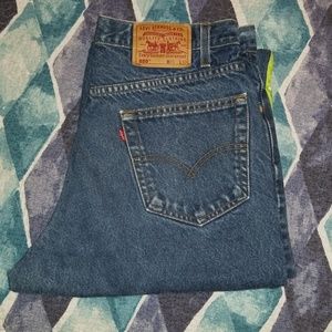 One of a kind Levi's. Frog pattern incerts.